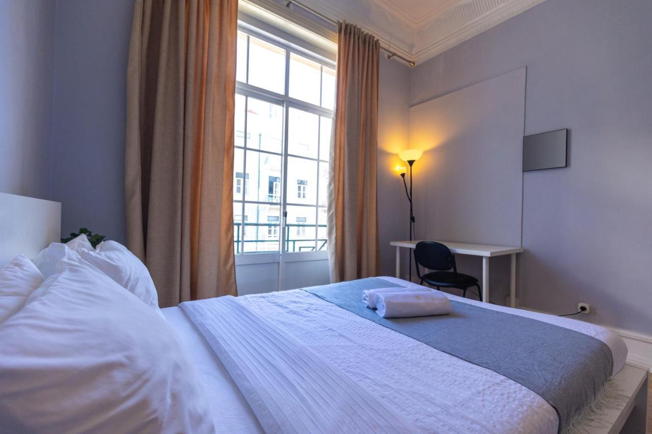 Double Room with Balcony and Shared Bathroom